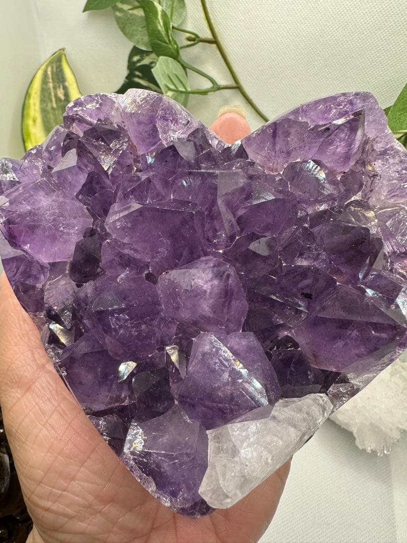 アメジストハートクラスター♡ロマネ入り♡カルサイト共生♡高級彫り台座