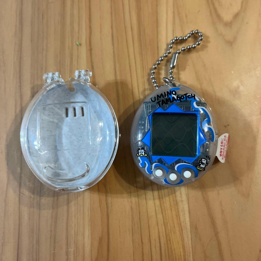 未使用品】海で発見！たまごっち スケルトン クリアカラー ケース付き