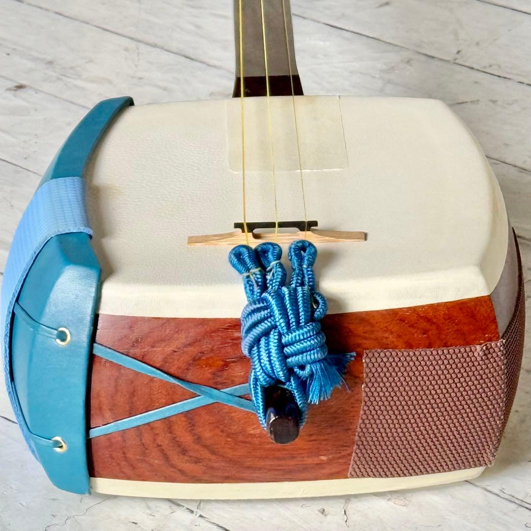 中棹三本継 高級三味線 東さわり・鼈甲撥・ハードケース付き