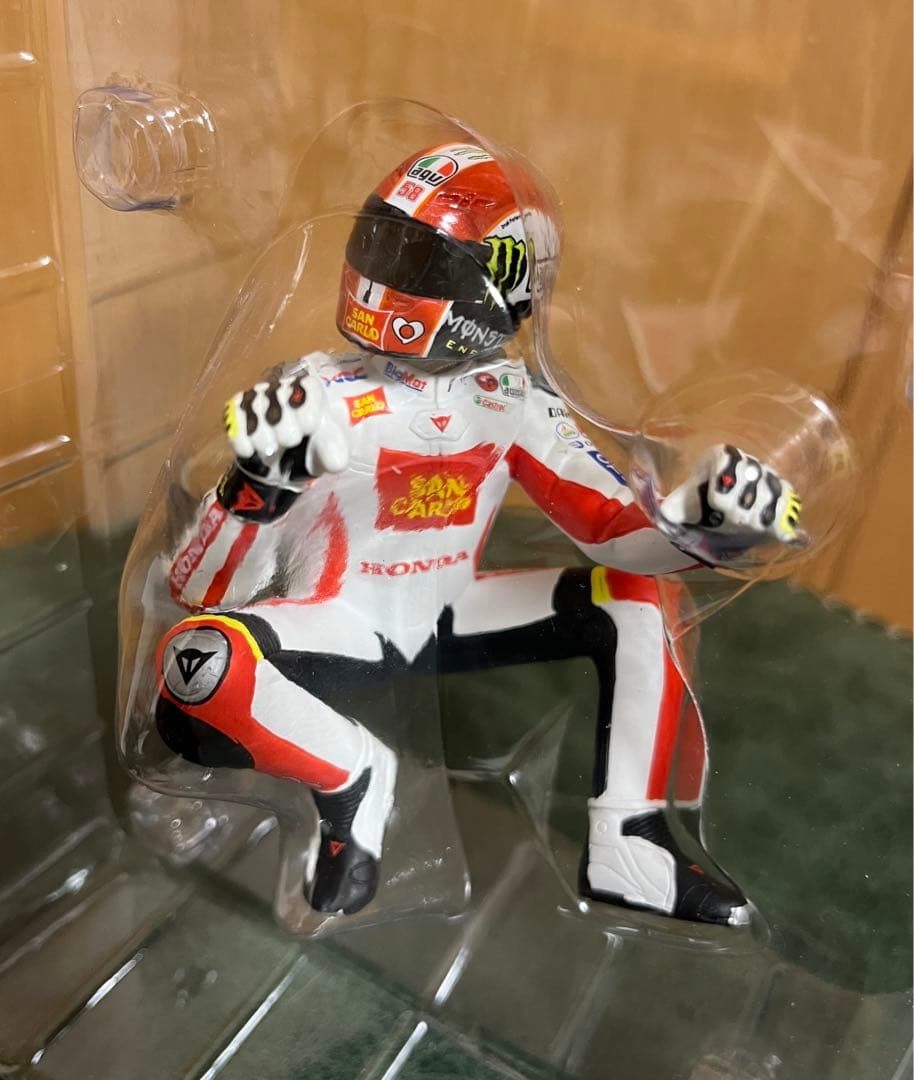 M.Simoncelli Figurine 'Hanging Off' - メルカリ