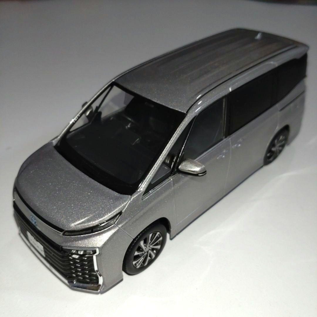 VOXY ヴォクシー ミニカー 色見本 メタルストリームメタリック - メルカリ