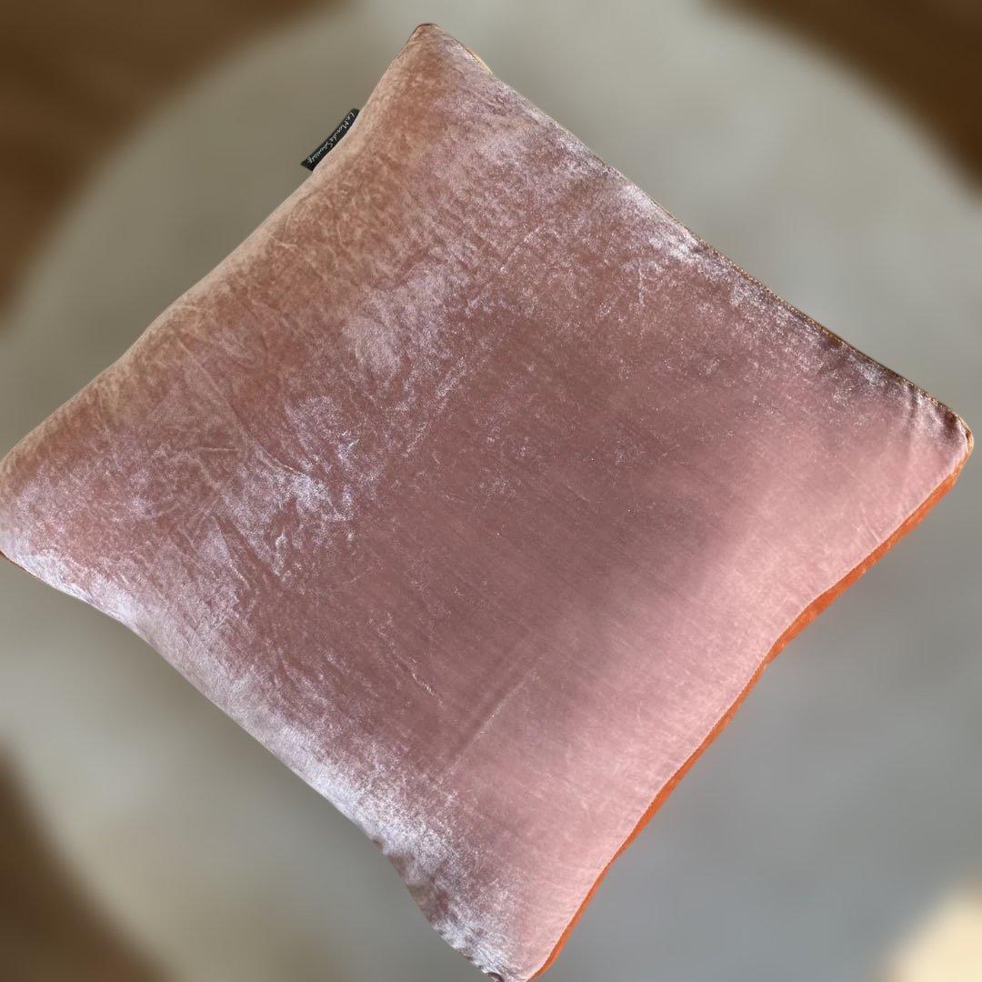 Beatrice LAVAL シルクベロアクッション45×44 エレバンピンク - メルカリ