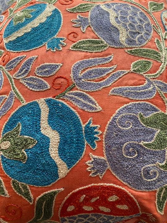 ウズベキスタン製 シルク スザニ刺繍 クッションカバー