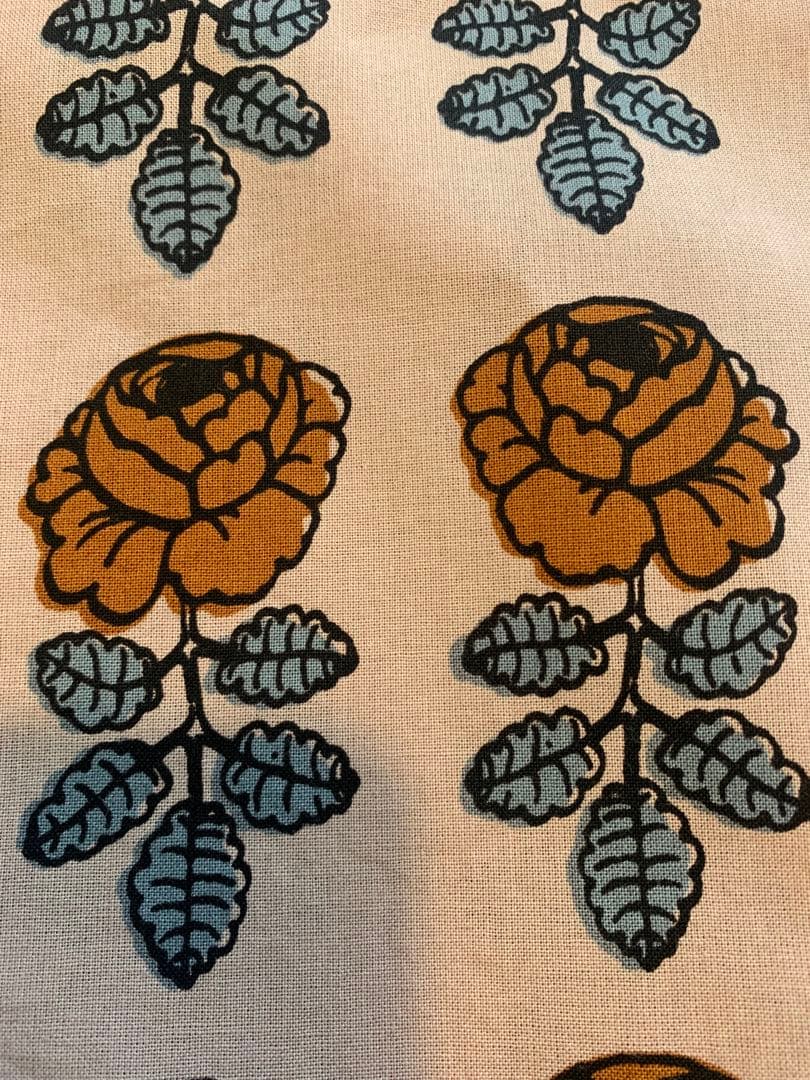 美品 入手困難】マリメッコ クッションカバー ヴィヒキルース 伊勢丹