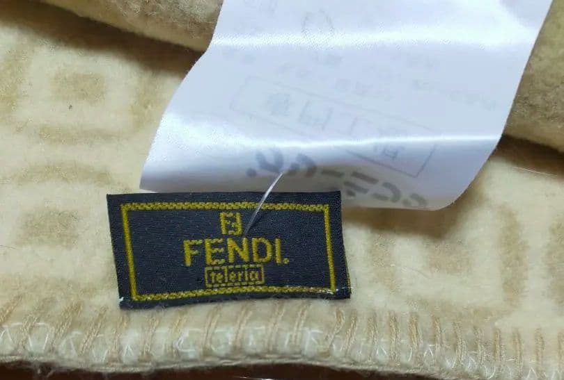 FENDI フェンディ　ウールブランケット　ロゴ入り ベージュ クリーニング済み