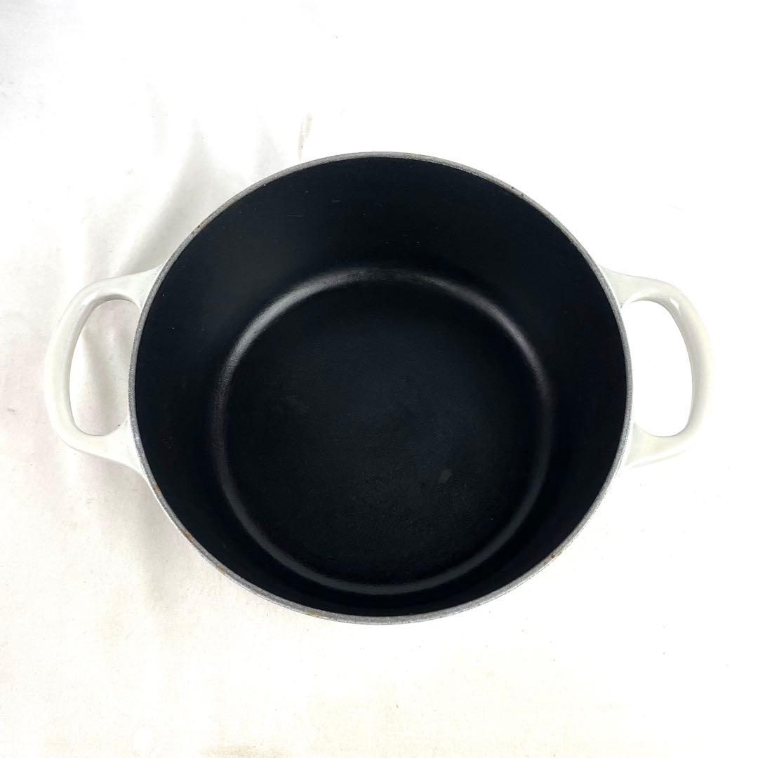 ル・クルーゼ 両手鍋 ココットロンド 22 3.3L 金 ゴールド つまみ