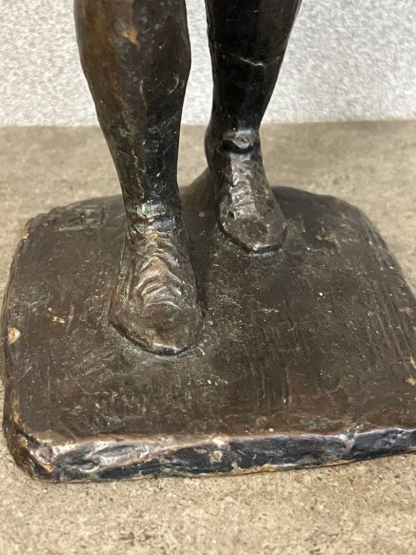 ブロンズ　置物　人物　銅　在銘　骨董品