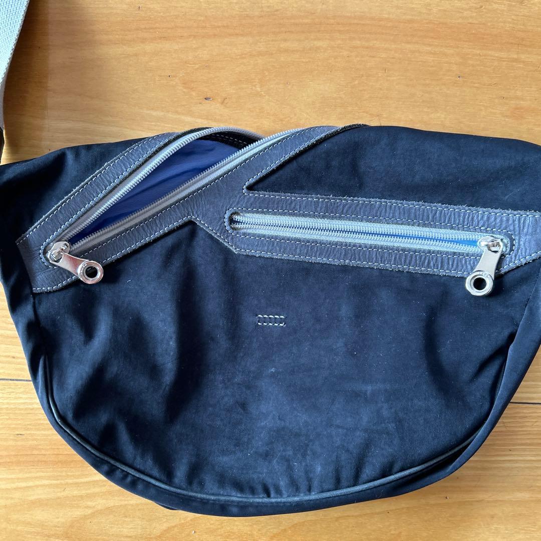 HMAEN 黒 ボディバッグ ファスナー付き