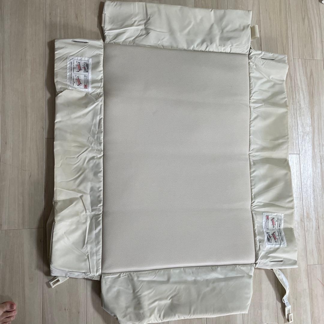 【美品】アップリカ ココネルエアープラス ミルクホワイト系 ベビーベッド