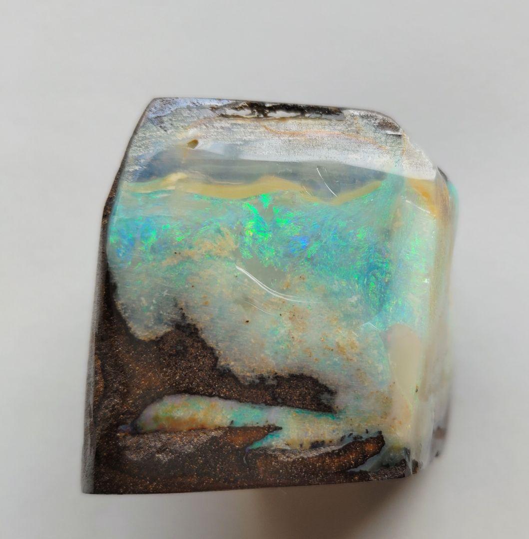 天然 ボルダーオパール 置物 NO386