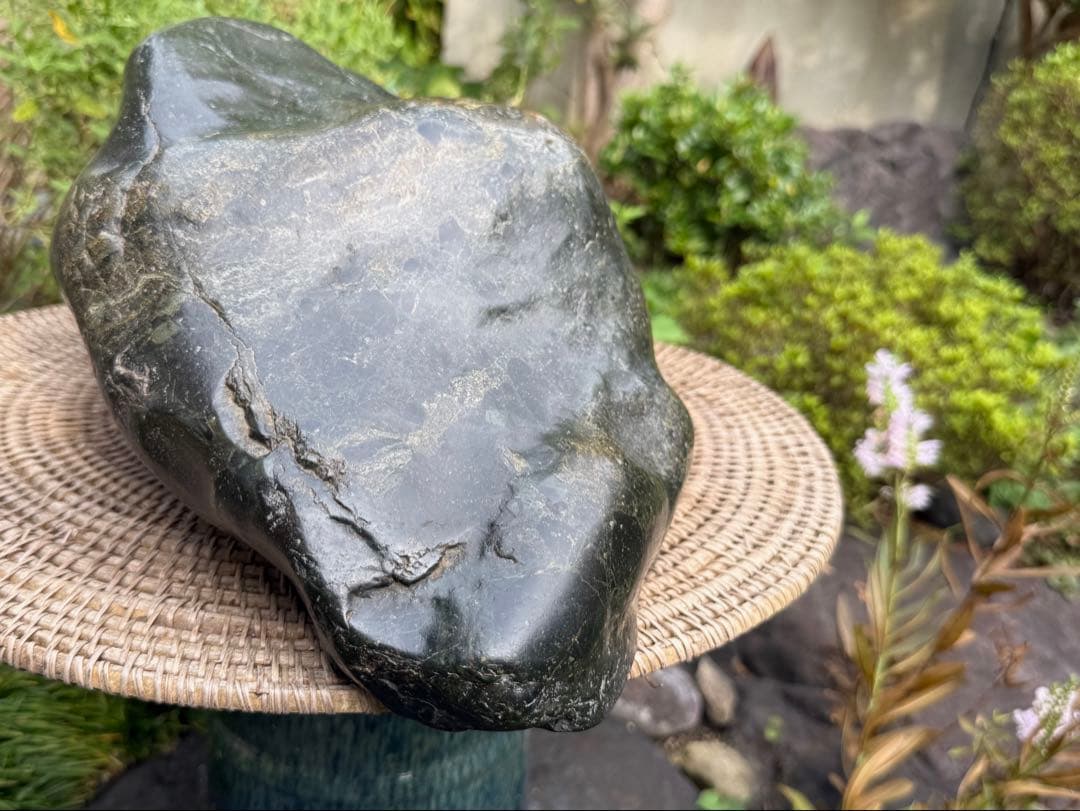 自然石 水石 抽象的な形状