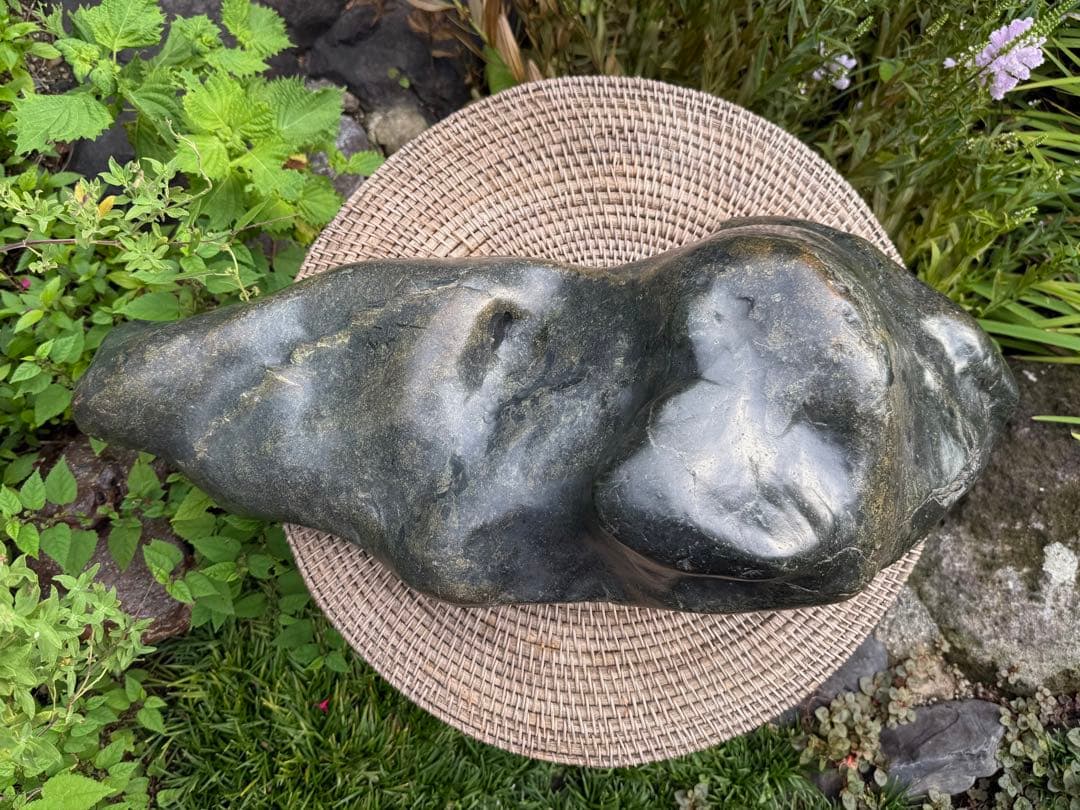 自然石 水石 抽象的な形状