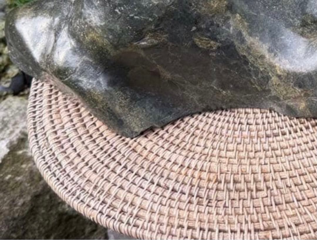 自然石 水石 抽象的な形状