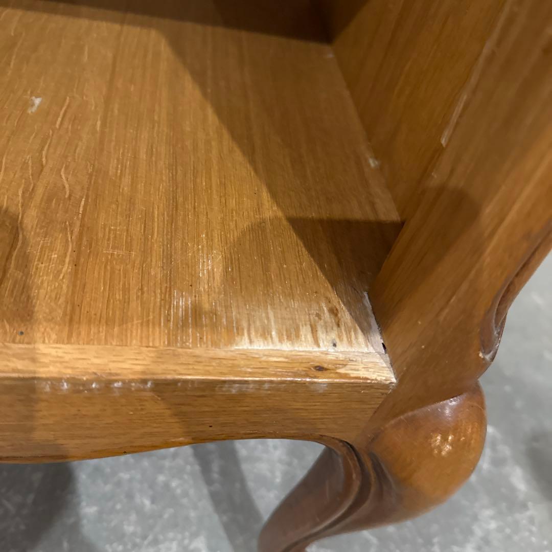 ヴィンテージ　木製サイドテーブル　扉収納付き　猫脚