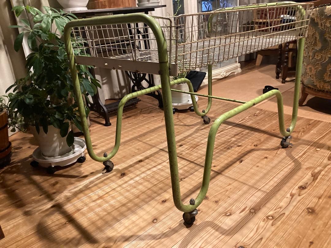昭和レトロ　ワイヤーワゴン　キャスター付　店舗什器　シャビージャンクガーデン④