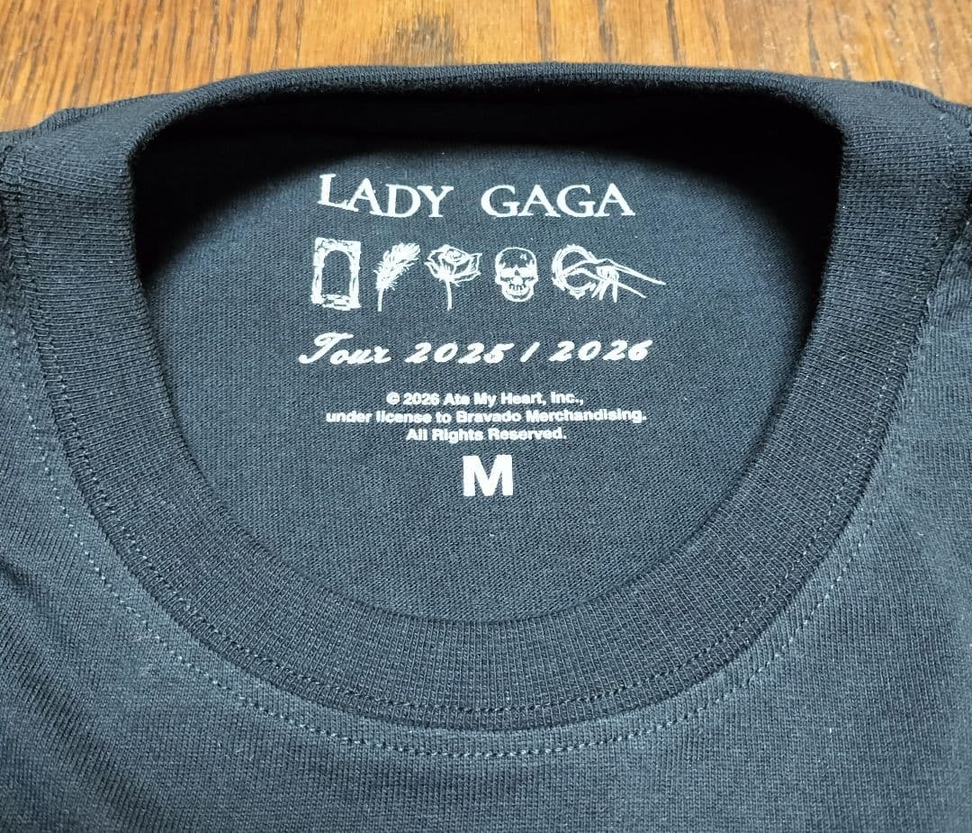 Lady Gaga Mayhem Ball ツアーTシャツ Mサイズ - メルカリ