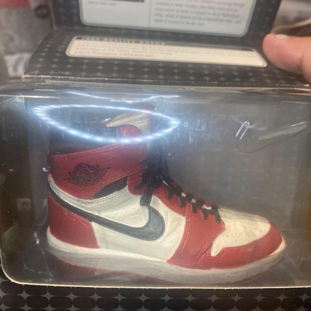 あ*袋様 NIKE AIR JORDAN1陶器製 フィギュア Bowen Des