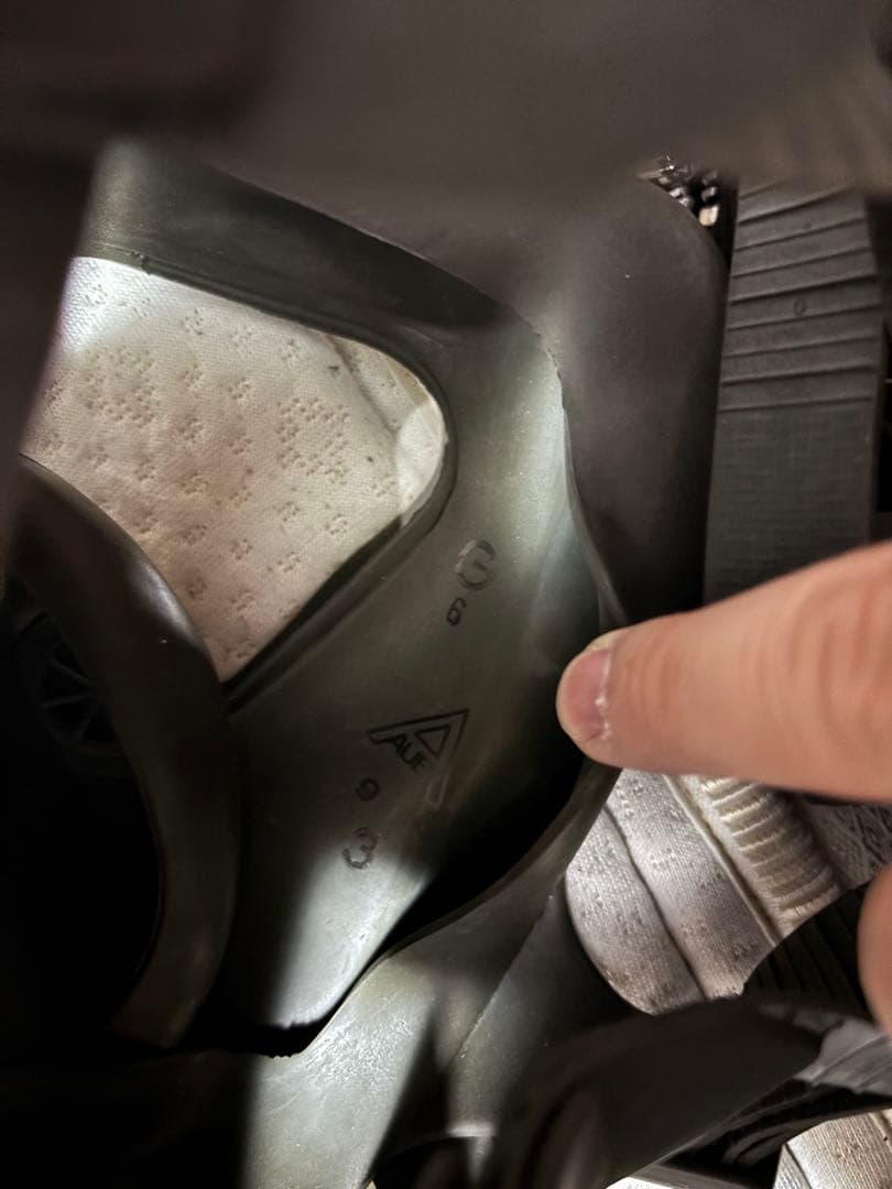 米軍放出品　ガスマスク　２つ、ケースセット