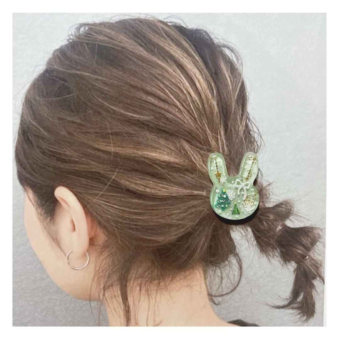 No 952❣️うさぎ型シンプルクリスマスレジンヘアゴム❣️٩(๑❛ᴗ❛๑)۶❣️