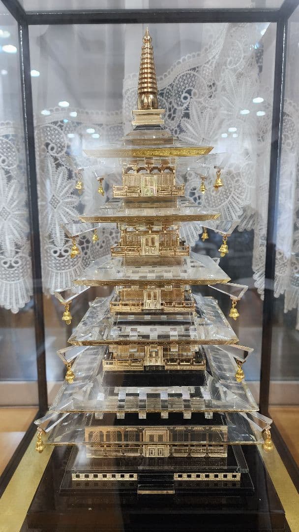特大 五重塔 縁起物 置物 ディスプレイケース付き 約60.8cm