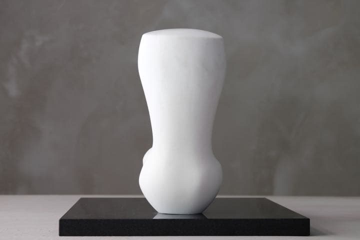 冨田憲二作 白大理石彫刻 裸婦像 石彫り アート 古美術 古道具 レトロ モダン