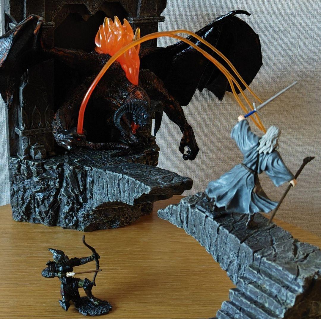 ロード・オブ・ザ・リング《 バルログとガンダルフの闘い 》大型フィギュア