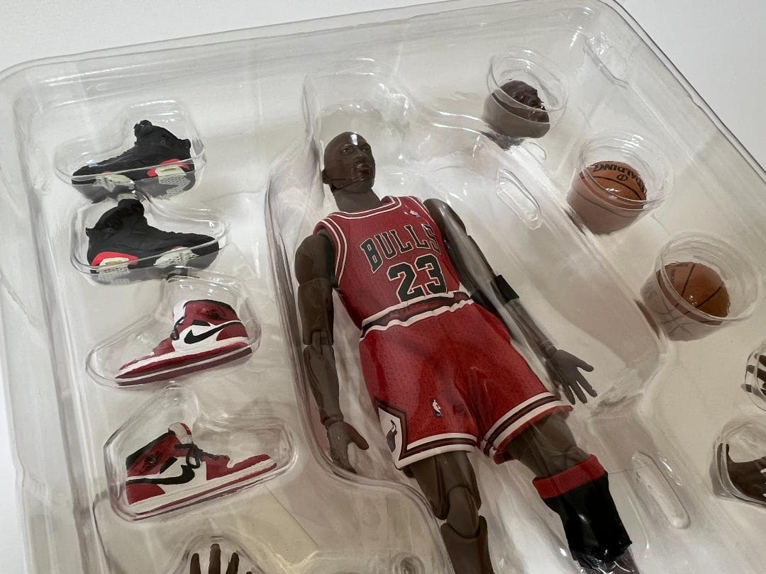 MAFEX　マイケル・ジョーダン　1/12スケール　アクションフィギュア