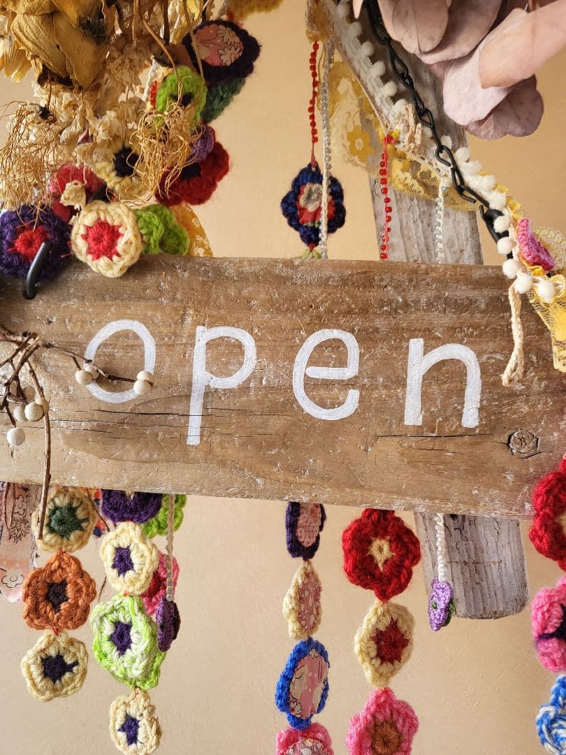 布花と流木のOPENオブジェ リバティ布ドライフラワー一点もの 店舗