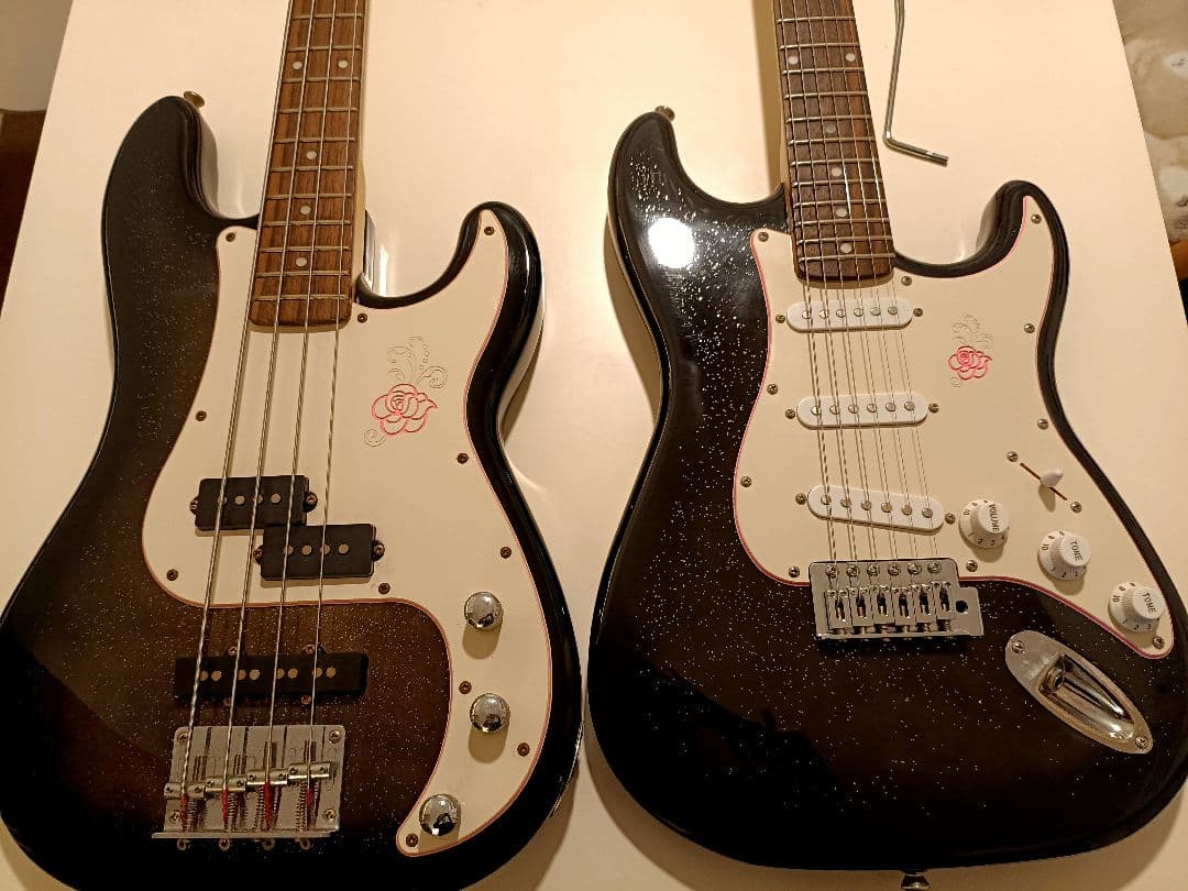 人気のエレキギターとベースのセット Gypsy Rose