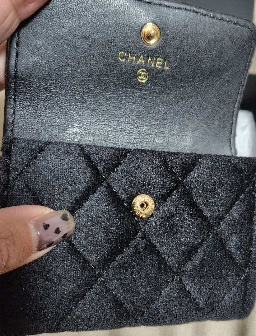 ♡CHANEL♡ ブラック キルティング 二つ折り財布✨美品✨