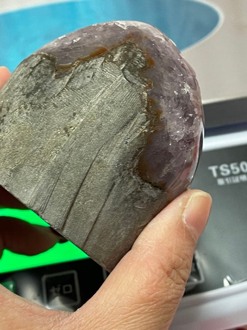 原石 天然石　浄化　ウルグアイ産 アメジスト 赤色　水晶クラスター　⑦