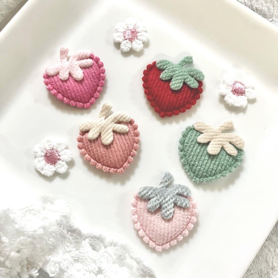 苺のぷっくりクッション　モチーフ　パーツ