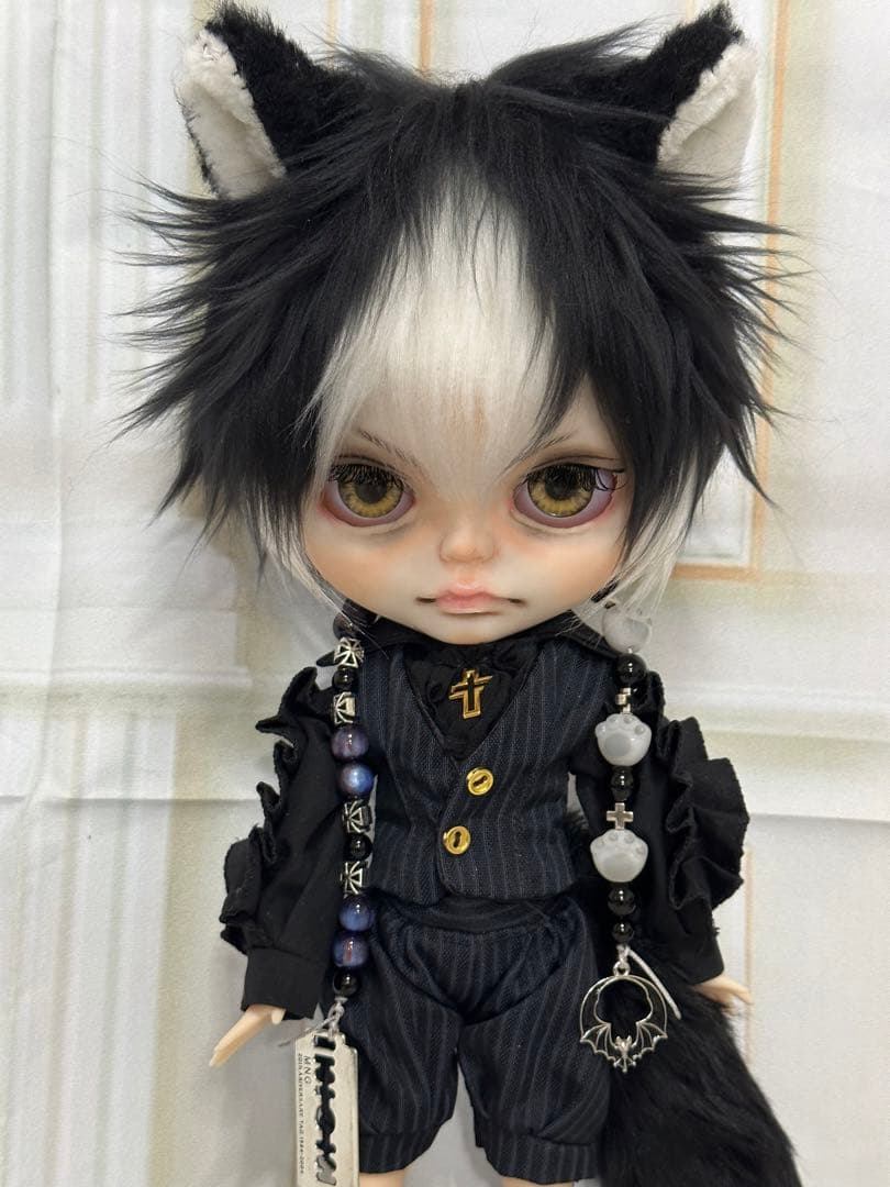 ゆ*ん様 アイシードール本体男の子　ボアウィッグ　OF付き 黒白ハチワレ猫