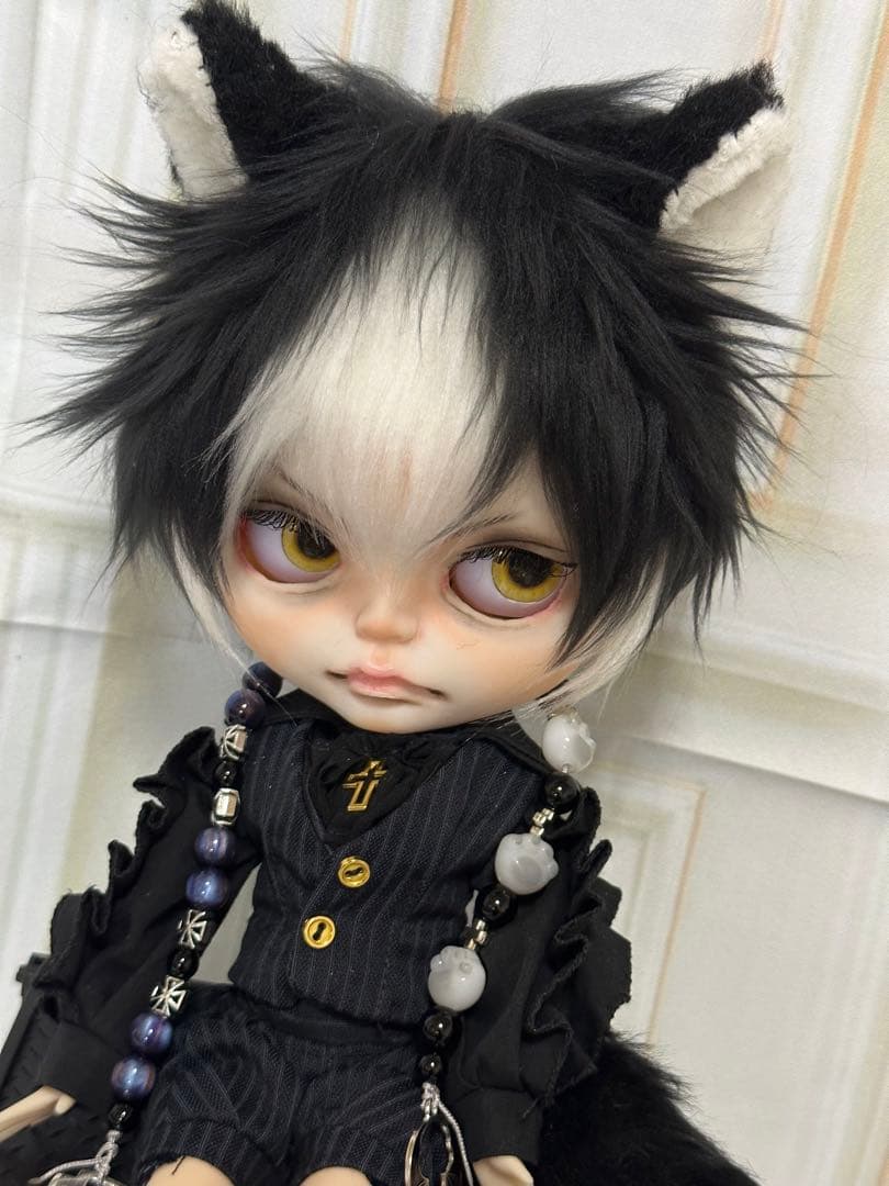 ゆ*ん様 アイシードール本体男の子　ボアウィッグ　OF付き 黒白ハチワレ猫