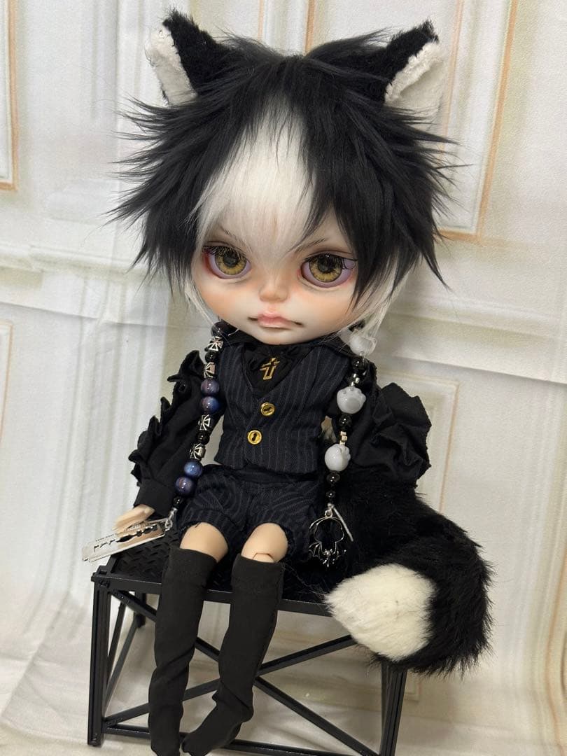 ゆ*ん様 アイシードール本体男の子　ボアウィッグ　OF付き 黒白ハチワレ猫