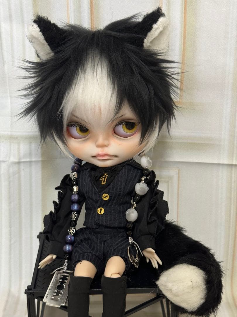ゆ*ん様 アイシードール本体男の子　ボアウィッグ　OF付き 黒白ハチワレ猫
