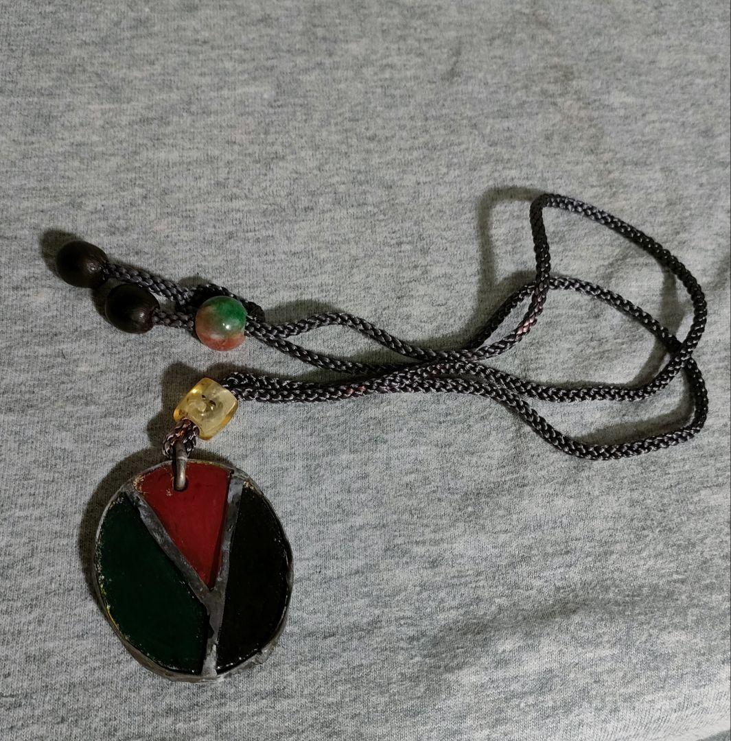 江戸時代のガラス着色をしステンドグラス風ペンダント中島憲司氏の制作