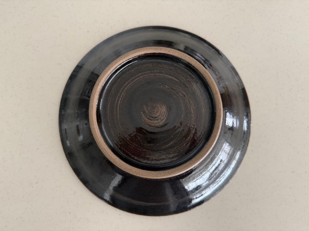 やちむん♡緑釉唐草白抜線彫 7寸皿 大皿 沖縄