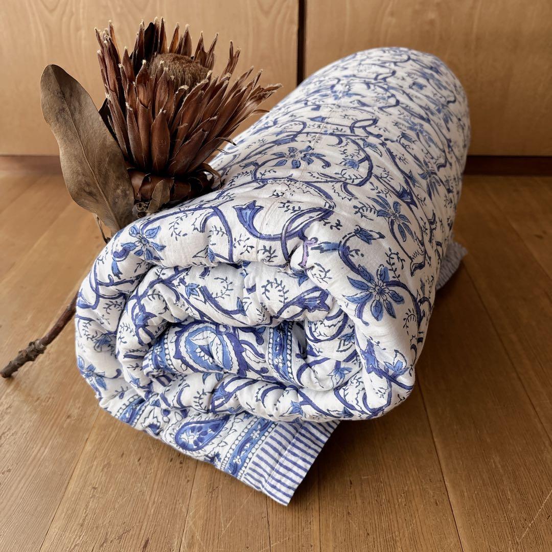 未使用※訳アリ　インド ブロックプリント 中綿入りキルト サルビアブルー　ラグ