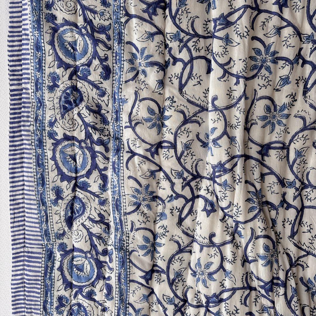 未使用※訳アリ　インド ブロックプリント 中綿入りキルト サルビアブルー　ラグ