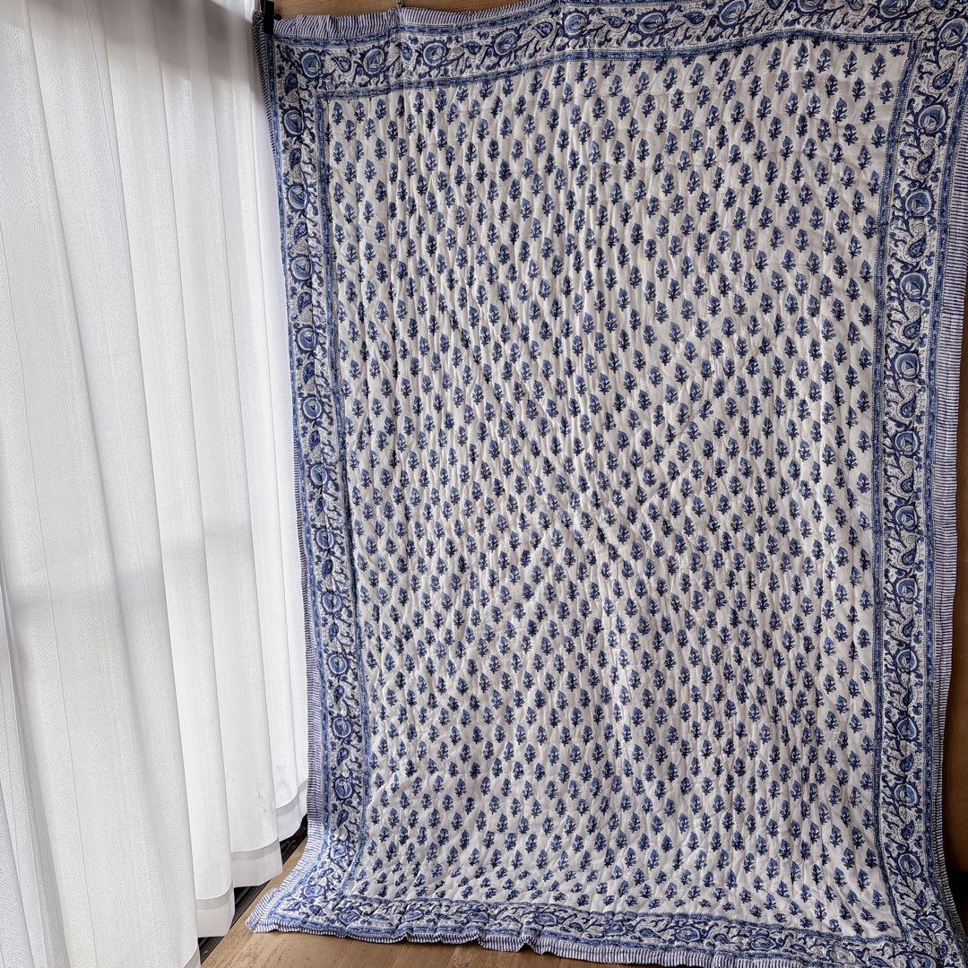 未使用※訳アリ　インド ブロックプリント 中綿入りキルト サルビアブルー　ラグ