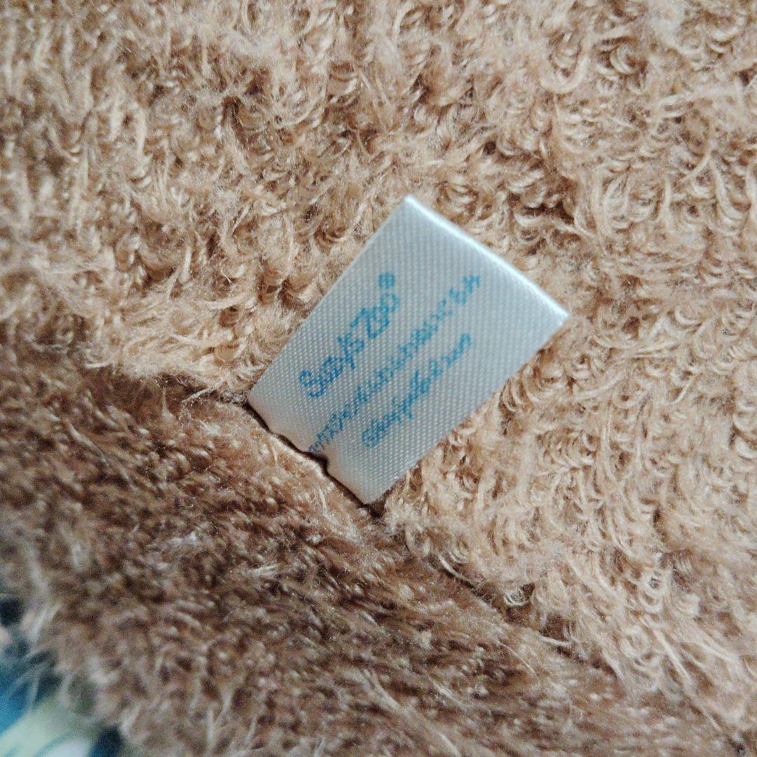 茶色いクマのぬいぐるみ 青い帽子付き