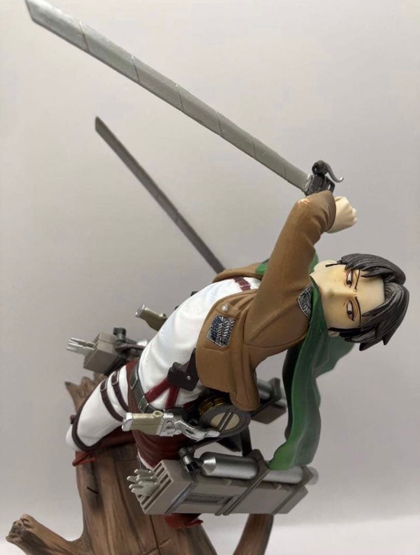 進撃の巨人　コトブキヤ　リヴァイ　フィギュア
