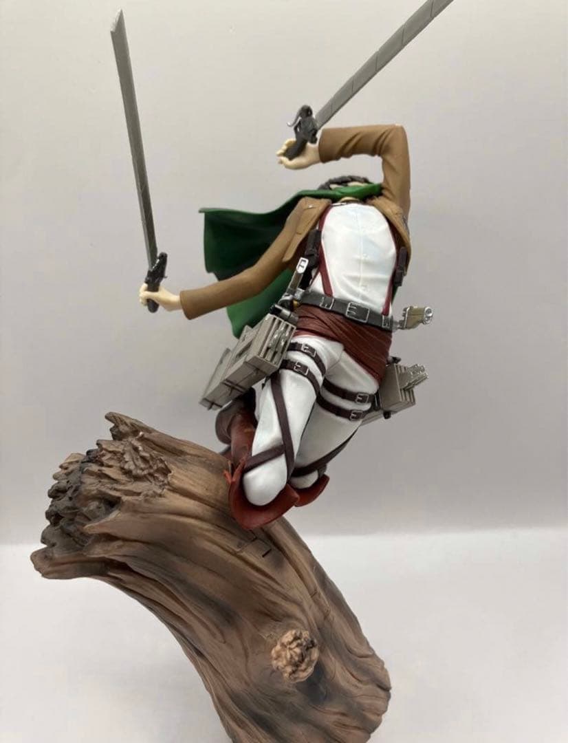 進撃の巨人　コトブキヤ　リヴァイ　フィギュア