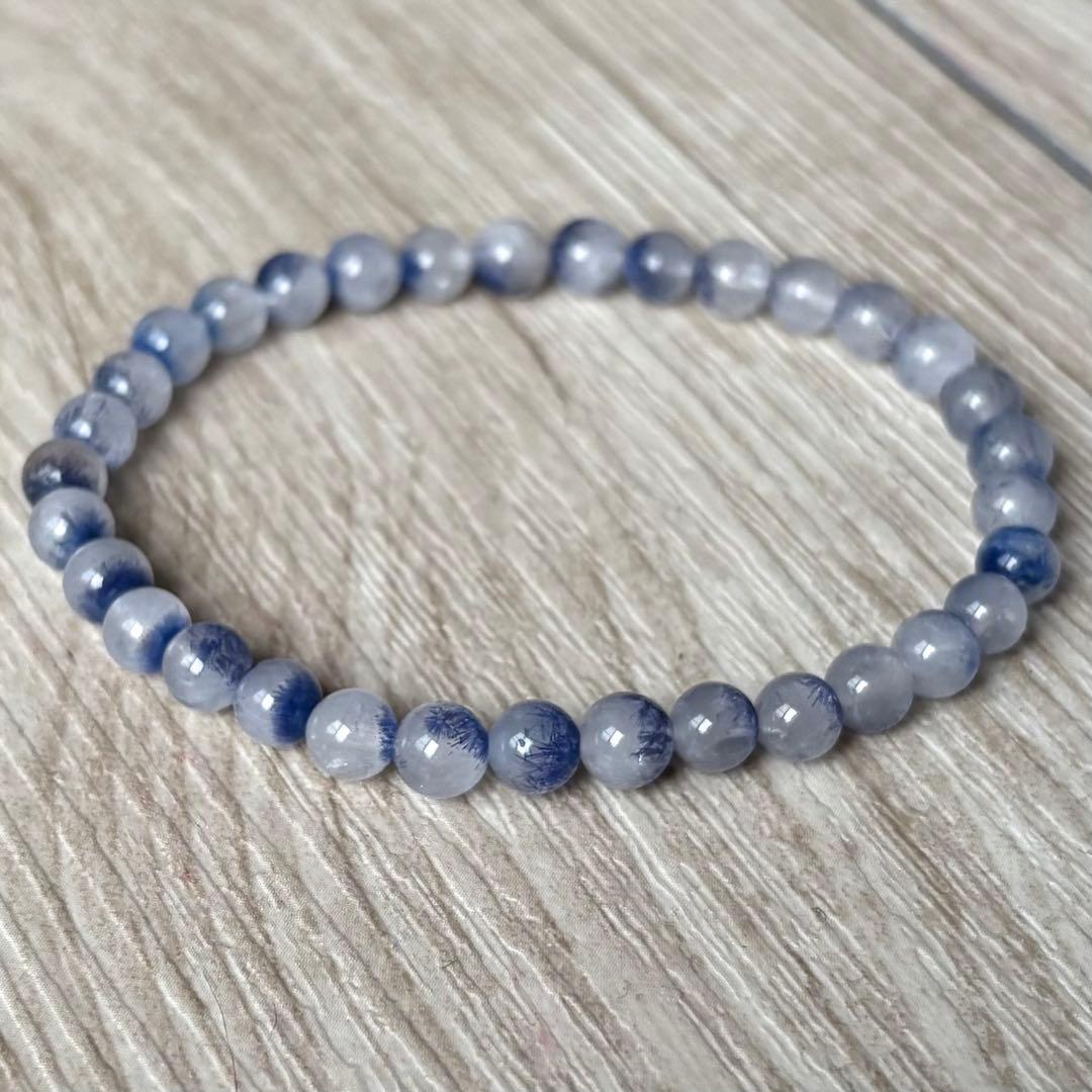 様々なチャンスを引き寄せるパワーストーン/デュモルチェライト・インクォーツ