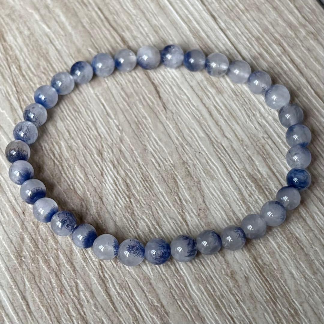 様々なチャンスを引き寄せるパワーストーン/デュモルチェライト・インクォーツ