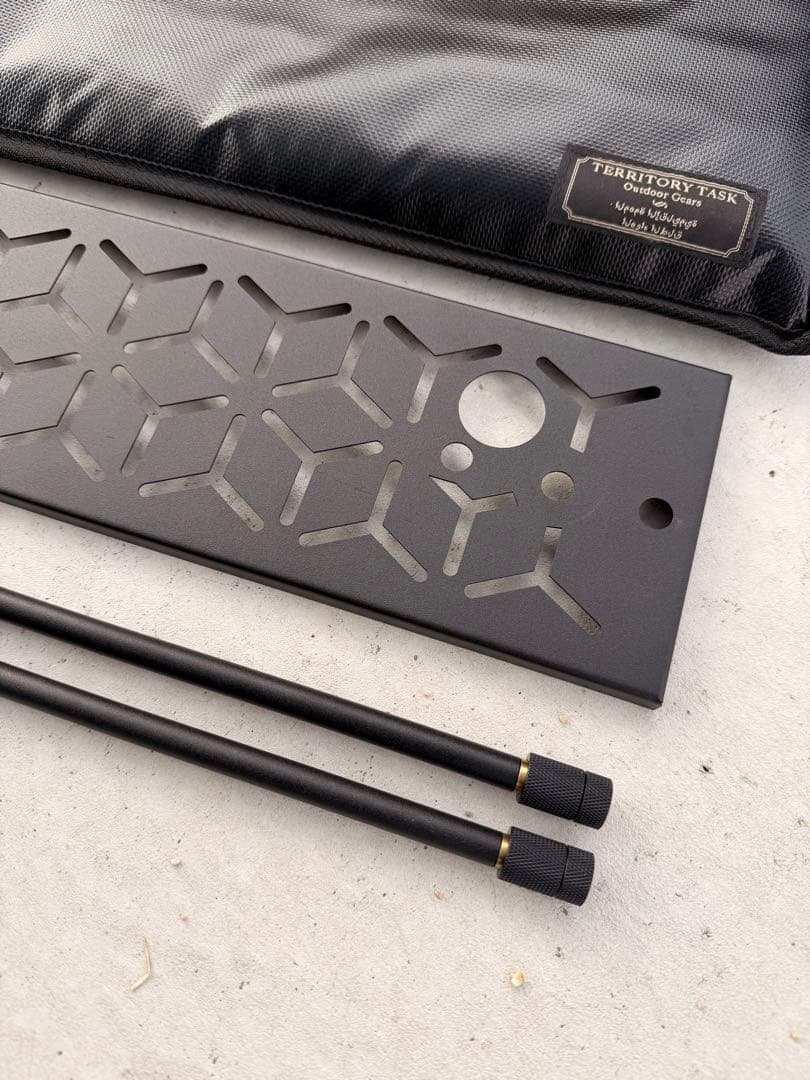 テリトリータスク　ワタリガラス棚 RAVEN SHELF