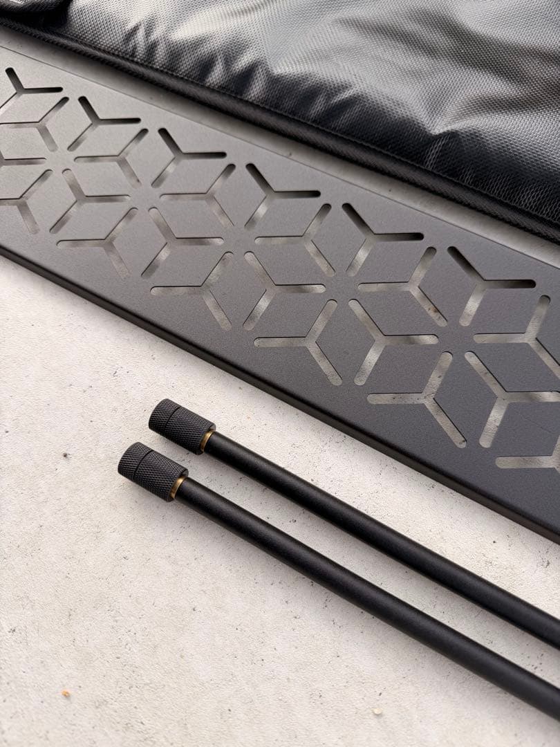 テリトリータスク　ワタリガラス棚 RAVEN SHELF