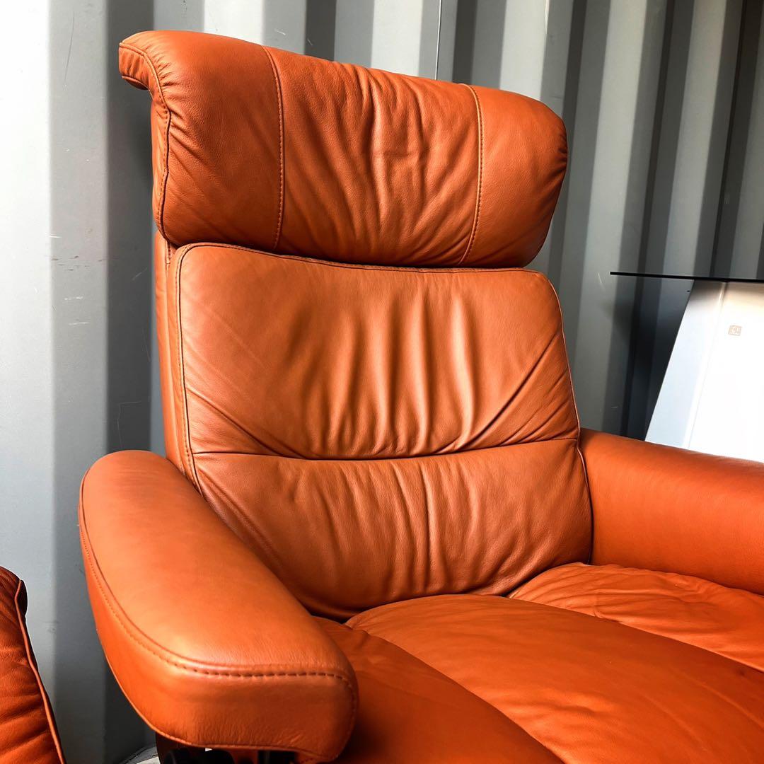 取付無料！エコーネス ストレスレス 本革オレンジリクライニングチェア・オットマン