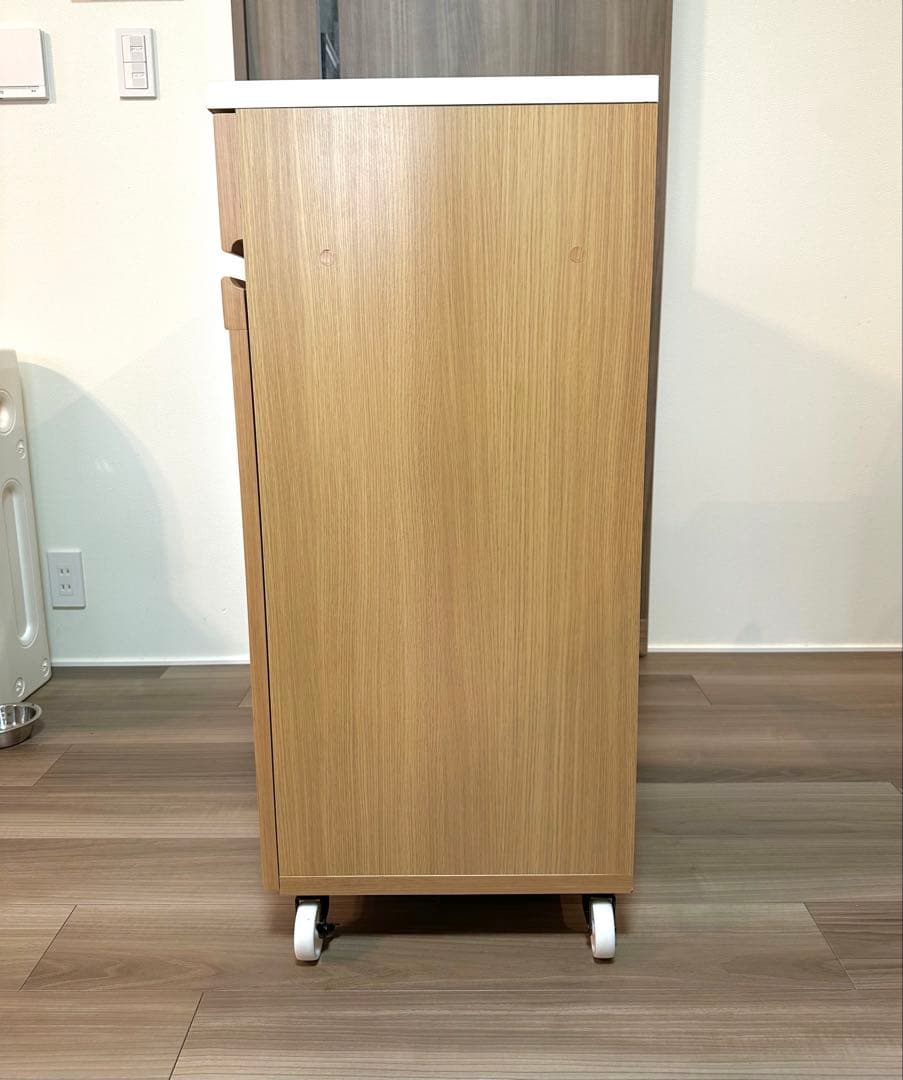 【最終値下げ】食器棚 ナチュラルウッド(キャスター付き)